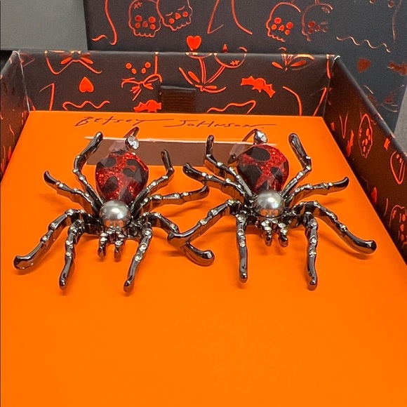 Betsey Johnson | Spider 🕷️ Earrings - Picture 6 of 8